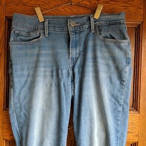710 Super Skinny Levi Jeans Size 31